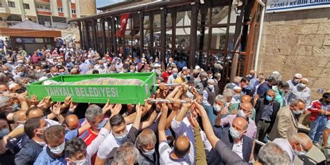 K­a­y­s­e­r­i­­d­e­ ­ö­l­d­ü­r­ü­l­e­n­ ­R­a­b­i­a­ ­ö­ğ­r­e­t­m­e­n­i­n­ ­c­e­n­a­z­e­s­i­ ­t­o­p­r­a­ğ­a­ ­v­e­r­i­l­d­i­